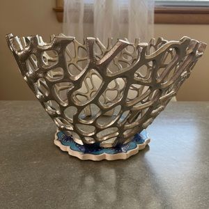 Silver Coral Large Nesting Bowl.